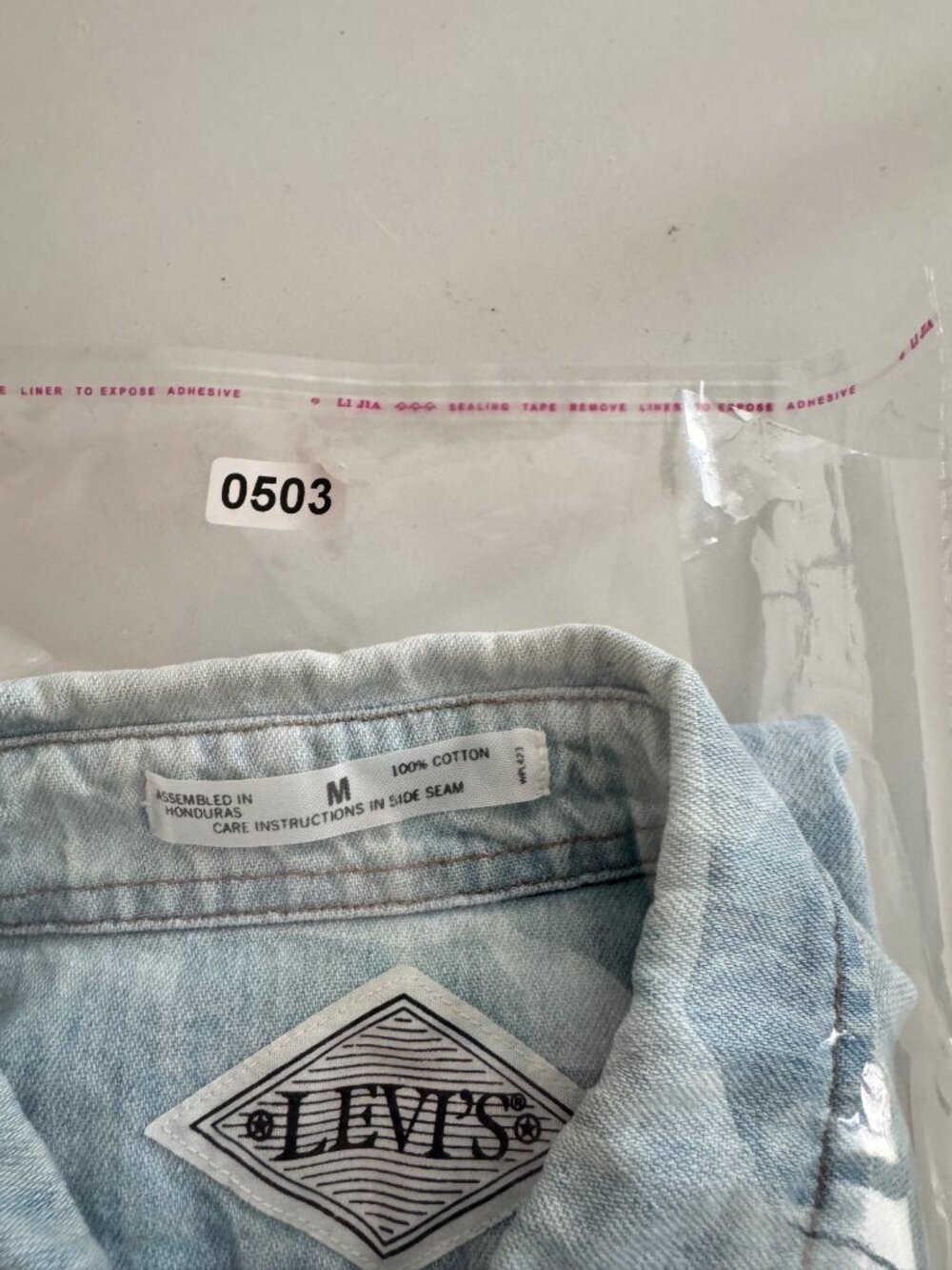 Vintage Levi’s Mens Denim Shirt Sz M Button Up Long Sleeve - Picture 10 of 10